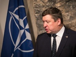 Министр обороны Литвы снова стал жертвой хакеров: его обвинили во взяточничестве - «Технологии»