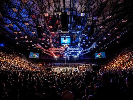 Странная тактика Олейника и лучшие нокауты: наши на турнире UFC в Петербурге