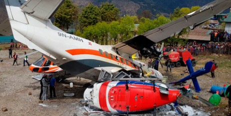 В Непале в аэропорту самолет столкнулся с вертолетом, три человека погибли - «Происшествия»