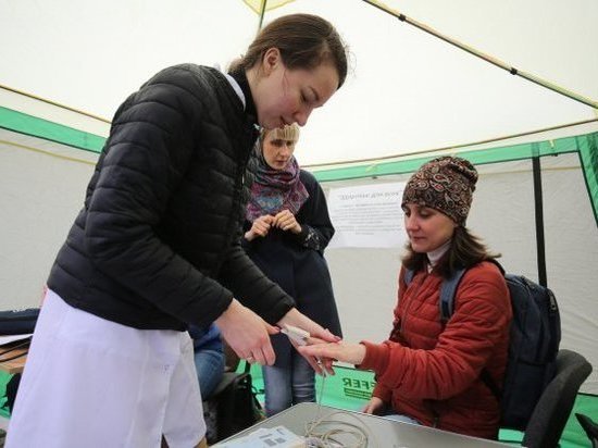 Волгоградцы в День здоровья обследовались в передвижных палатках