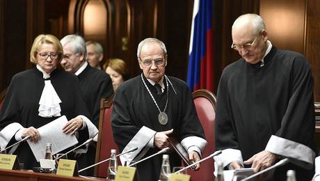 Вопрос дня: знают ли судьи КС Конституцию РФ? - «Новости дня»