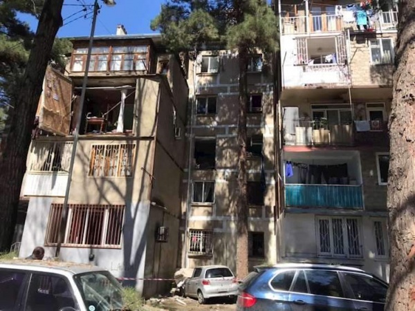 Взрыв в жилом доме в Тбилиси: есть пострадавшие, причины не установлены - «Новости Дня»