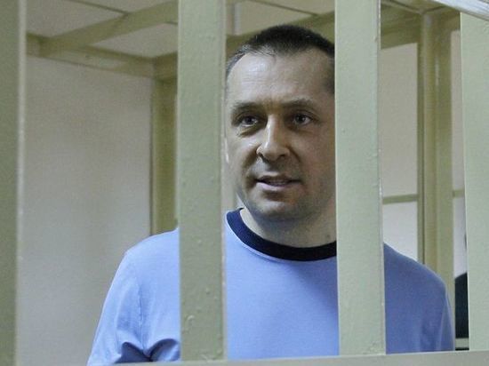 Адвокаты попросили оправдать полковника-миллиардера Захарченко: незаслуженно «привязали» к миллиардам