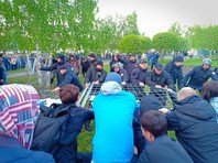 Екатеринбуржцев, участвовавших в протестах против строительства храма, вызывают в ФСБ - «Спорт»