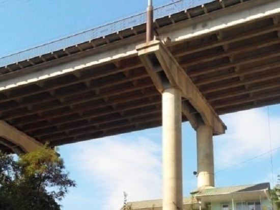 На ЮБК полицейские предотвратили появление моста самоубийц