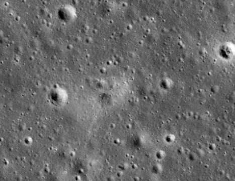 NASA опубликовало фото "вмятины" от станции "Beresheet" на Луне - «Культура»