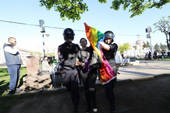 В Петербурге прошла акция в честь дня борьбы с гомофобией. Есть задержанные - «Новости дня»