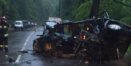 Во Львовской области авто влетело в дерево, погибли два человека - «Спорт»