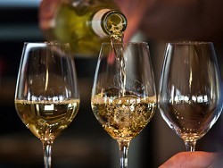 Правительство решило убедить россиян пить отечественное вино - «Здоровье»