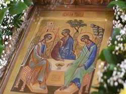 Православные христиане отмечают День Святой Троицы - «Здоровье»