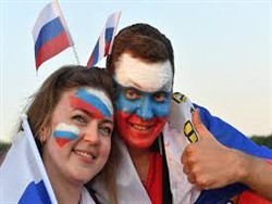 ВЦИОМ: половина россиян говорят, что жизнь их в целом устраивает - «Новости дня»