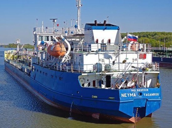 Экипаж задержанного СБУ российского танкера покинул Украину