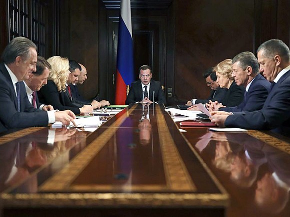 Медведев подсчитал расходы на нацпроекты - «Новости дня»