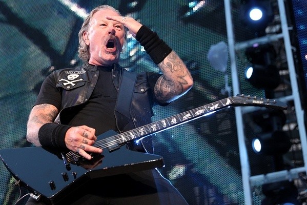 Metallica по-русски исполнила на концерте в Москве песню «Группа крови» - «Политика»