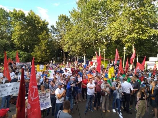 Митинг против «транспортного погрома» в Краснодаре: «Это происходит в интересах частных перевозчиков»