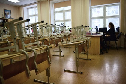 Пожаловавшуюся Путину на зарплату учительницу не нашли - «Экономика»