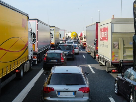 Причина пробок в Европе — глупость немецких автомобилистов