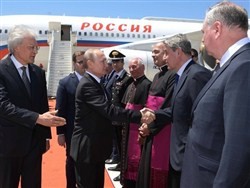 Путин опоздал к Папе Римскому и не пригласил в Россию - «Авто новости»