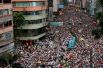 Тысячи человек нарушили запрет полиции и вышли на акцию протеста в Гонконге - «Политика»