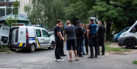 В Киеве мужчина высадил больше обоймы по троим парням: один человек ранен - «Автоновости»