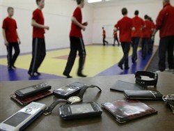 В России начали готовить запрет на телефоны в школах - «Авто новости»