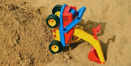 Во Львовской области 7-летнего мальчика насмерть засыпало песком - «Экономика»